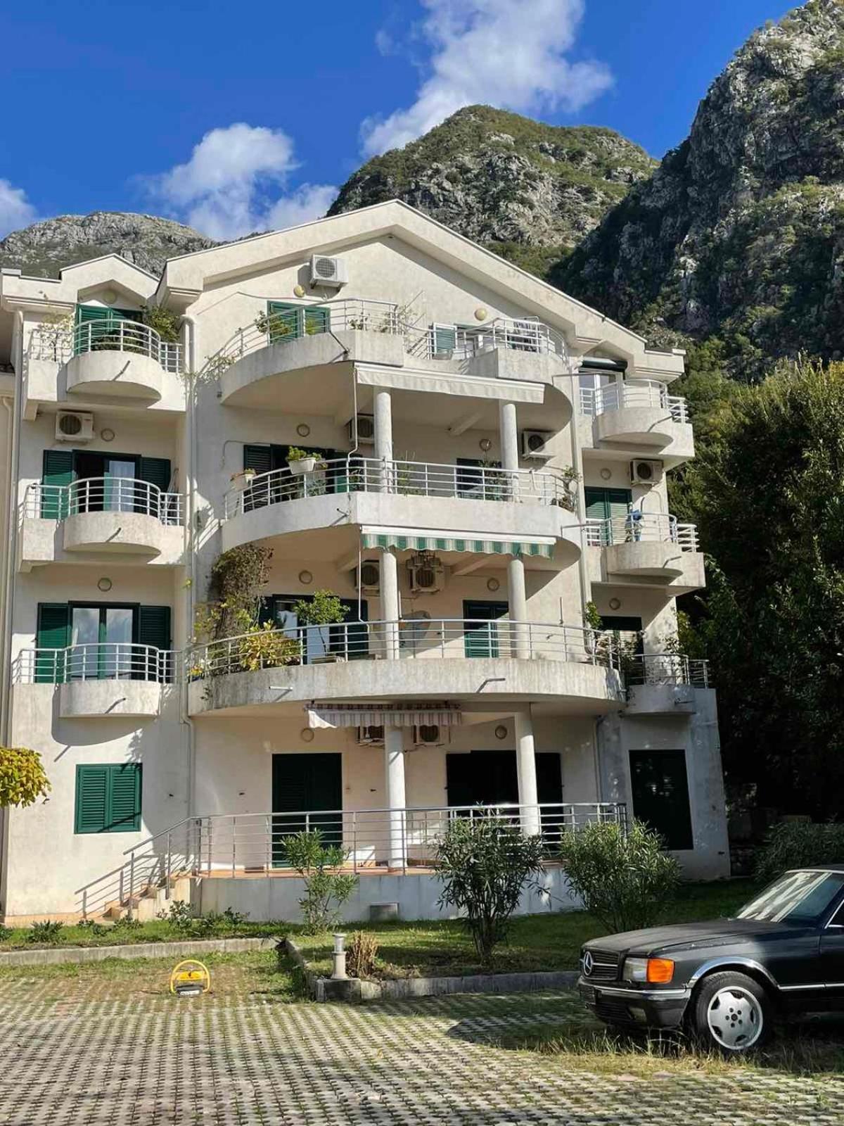 Mia Apartman